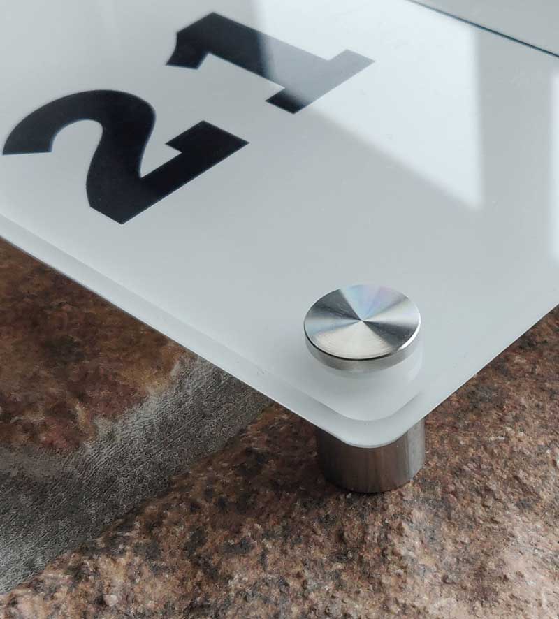 Plexiglas Naambord Close Up