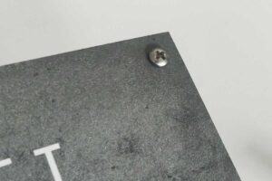 Naambordje Voorzien Van Schroef