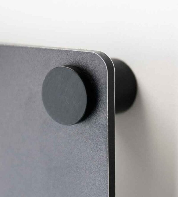 Afstandhouders Zwart Naambordje Detail