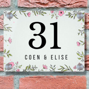 Naambordje Voordeur Landelijke Bloemenrand