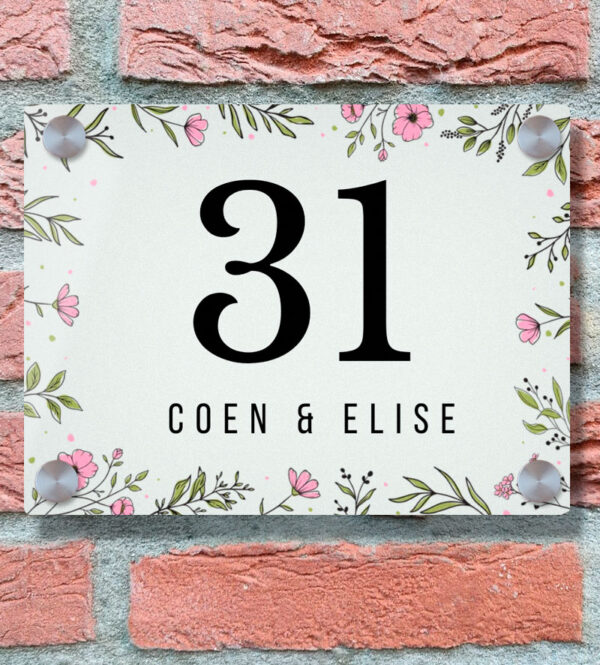 Naambordje Voordeur Landelijke Bloemenrand