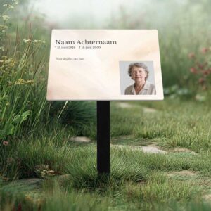 Tijdelijk Gedenkteken Bij Grafmonument
