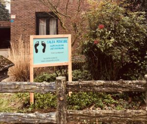 Reclamebord In Houten Frame Voortuin